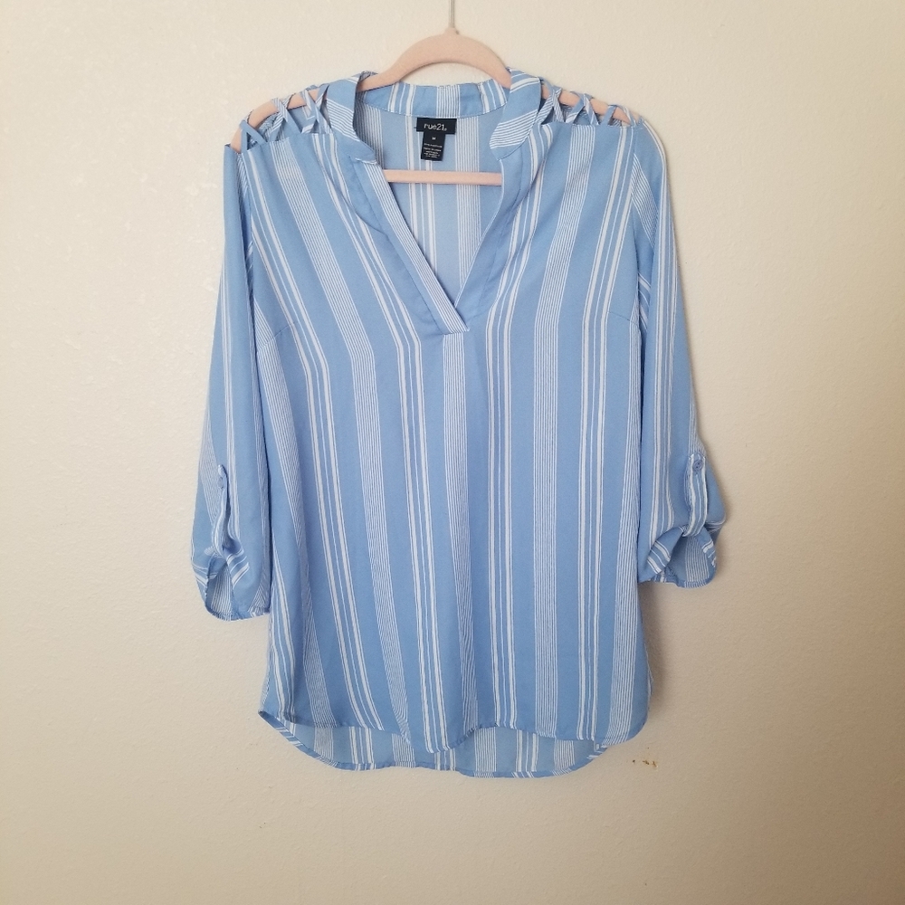 Rue 21 women's blouse size m